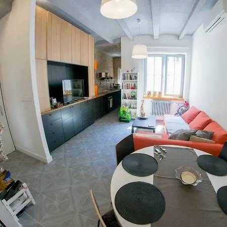 Modern In City Center + Parking Apartamento