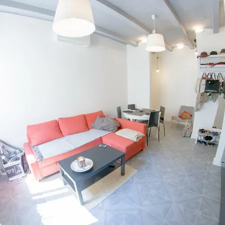 Modern In City Center + Parking Apartamento
